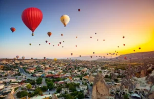Heißluftballons über Kappadokien in der Türkei