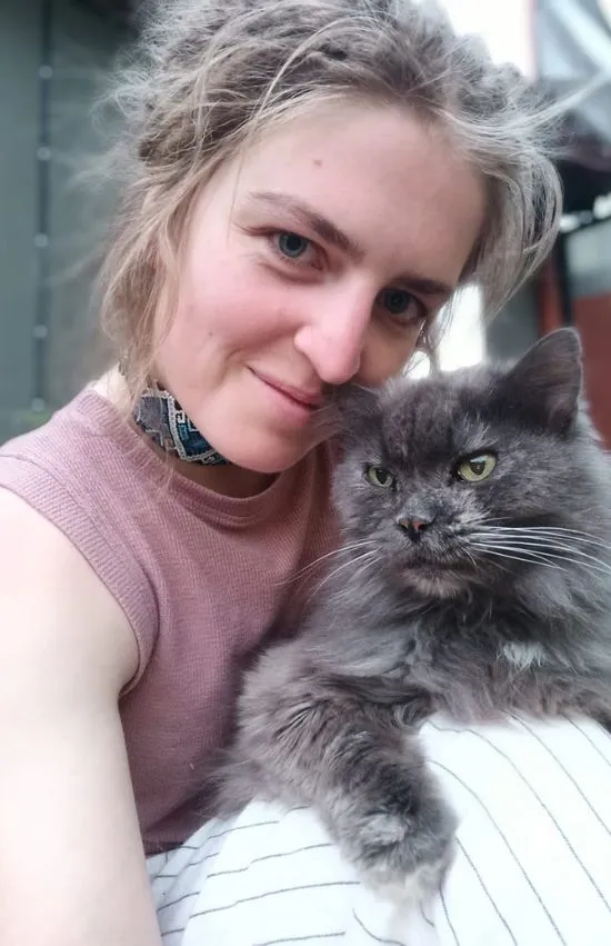 Mädchen mit Katze